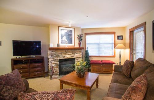Snowbird Apartment | 3306 - One Bedroom Den Deluxe Powderhorn Lodge condo