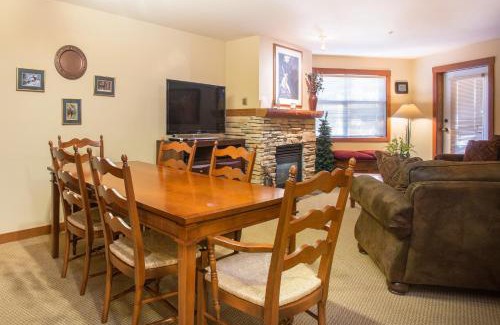 Snowbird Apartment | 3306 - One Bedroom Den Deluxe Powderhorn Lodge condo