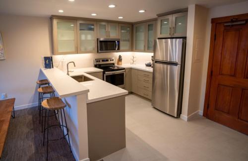 Snowbird Apartment | 3315 - One Bedroom Den Deluxe Powderhorn Lodge condo