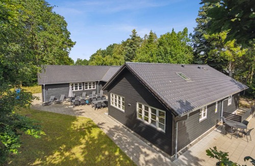 Hvidbjerg Strand House | 333 m² House ∙ 9 bedrooms ∙ 20 guests