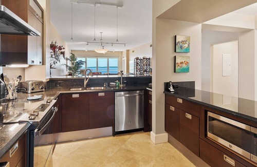 Rock Harbor Condo | 334 Mariners Club | 2 Bed, 2.5 Bath