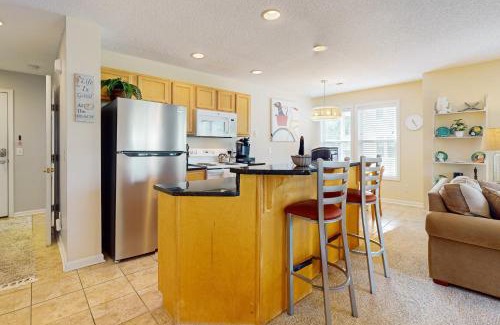 St. James Apartment | 3350 Club Villa Dr SE #803