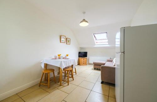 Trim Apartment | 33B Steepleview