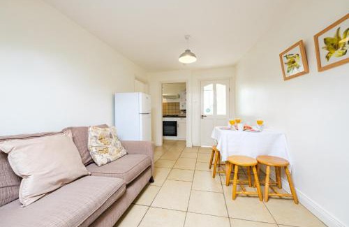 Trim Apartment | 33B Steepleview