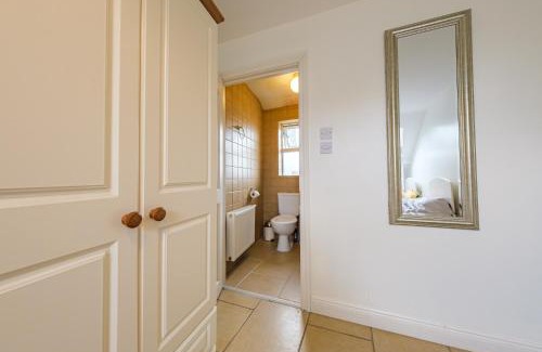 Trim Apartment | 33B Steepleview
