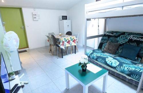 Beaumont Saint-Cyr Apartment | 34 m² Apartment ∙ 5 guests