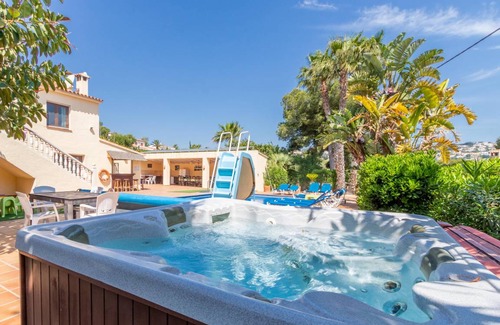 Moravit Villa | 340 m² Villa ∙ 8 bedrooms ∙ 16 guests