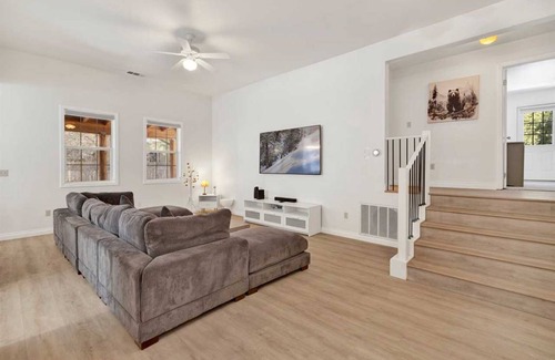 Eagle Mountain Estates Cabin | 341 m² Cabin ∙ 6 bedrooms ∙ 16 guests