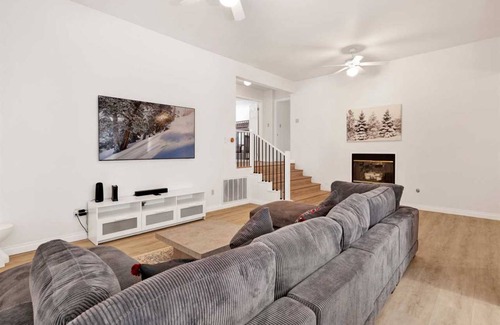 Eagle Mountain Estates Cabin | 341 m² Cabin ∙ 6 bedrooms ∙ 16 guests
