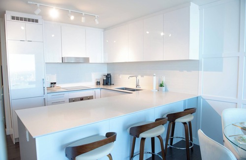 Downtown Edmonton Condo | 34th floor Luxury|Pool&Gym|Walk to Roger's Place&DT