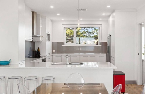 Port Noarlunga House | 35 Degrees South – Steps to Sand & Shops