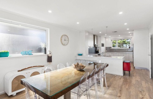 Port Noarlunga House | 35 Degrees South – Steps to Sand & Shops