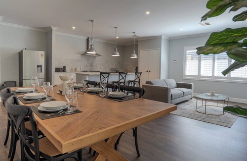 Baldivis House | 35 Hamptons Luxury Escape Family Home Sleeps9