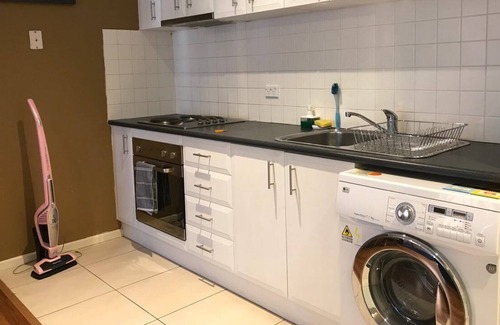 Gungahlin Apartment | 35-Modern &Central Hotelstyle Apartment, FREE WiFi central location
