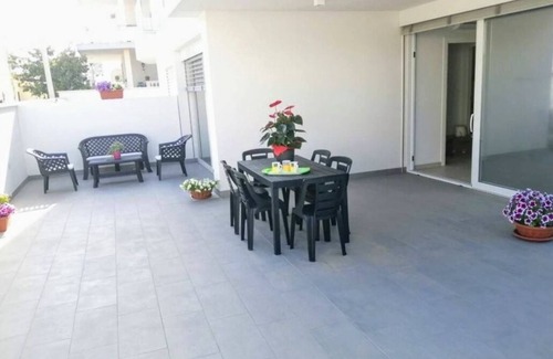 Santa Maria di Leuca House | 350 m from the sea detached apartment, large outdoor space with parking space