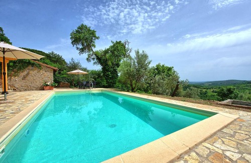 Montegiove Villa | 350 m² Villa ∙ 6 bedrooms ∙ 12 guests