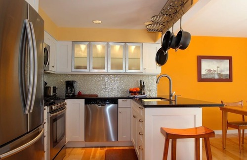 Union Pier Cottage | 350 paces to McKinley St. Beach, Fire Pit, Outdoor shower, Gazebo, Outside Decks