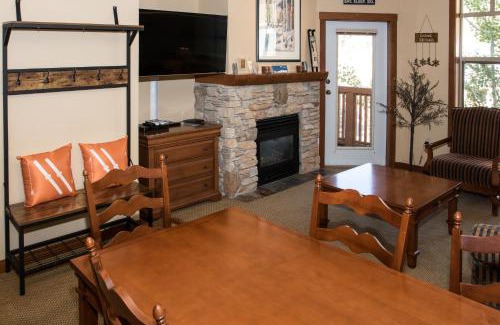 Snowbird Apartment | 3505 - One Bedroom Den Standard Powderhorn Lodge condo
