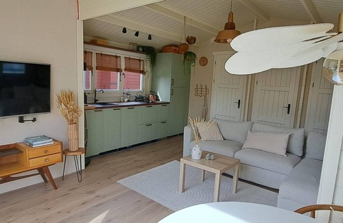 Hoek van Holland Ski Chalet | 36 m² Chalet ∙ 1 bedroom ∙ 2 guests