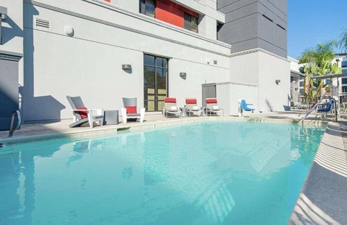 Lake Forest Hotel | 36 m² Hotel ∙ 127 guests