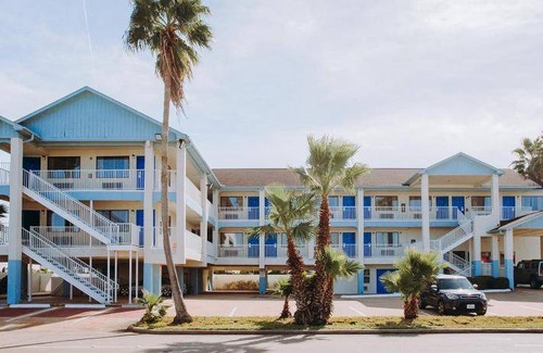 Clear Lake Shores Hotel | 36 m² Motel ∙ 127 guests