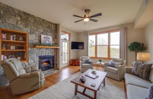 Mountain Air Apartment | 36 Mi to Asheville Mtn-View Home in Burnsville!