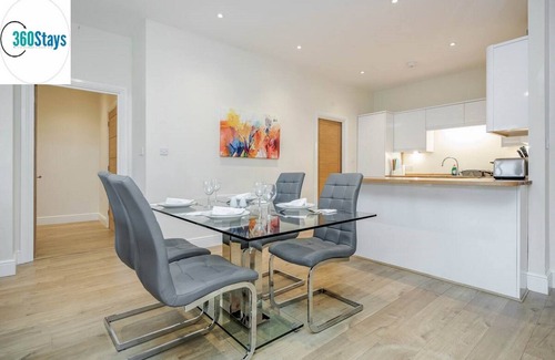 Maidenhead Apartment | 360 MH Victoria Hse 02- Luxury 2 Bedroom Apt. 02 with Parking