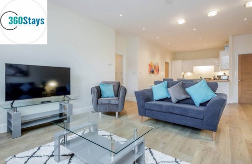 Maidenhead Apartment | 360 MH Victoria Hse 02- Luxury 2 Bedroom Apt. 02 with Parking