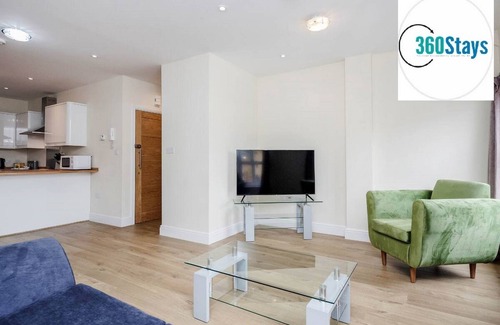 Maidenhead Apartment | 360 MH Victoria Hse 03 - Luxury 2 Bedroom Apt. 03 with Parking