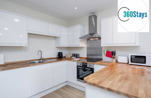 Maidenhead Apartment | 360 MH Victoria Hse 03 - Luxury 2 Bedroom Apt. 03 with Parking