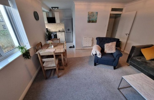Heybridge Apartment | 360 Serviced Accommodations - Canal Side Retreat - 2 Bedroom Apartment