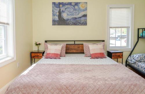Quincy Apartment | 37 - 3BR Quincy - Cozy Townhouse near Adams Park