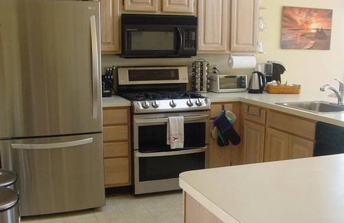 Dennisville House | 37 83rd Street, Unit:East