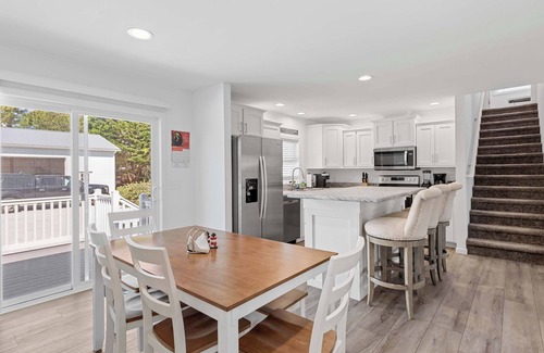 Keen-Wik On the Bay House | 38030 Keenwick Summar