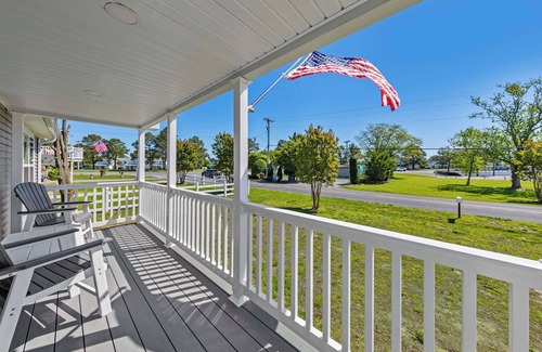 Keen-Wik On the Bay House | 38030 Keenwick Summar