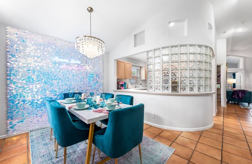 Croissant Park House | 3bd: Pool and 15 Mins to Beach & Airport Retreat