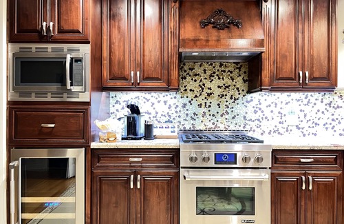 Valley Glen House | 3bd private oasis /saltwater pool-spa/private & safe/15mins from Hollywood