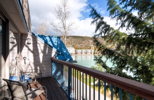 Lakeside Village Condo | 3bdr Condo-master Fireplace, Upgraded Kitchen, Kids Ski Free 3 Bedroom Condo by RedAwning