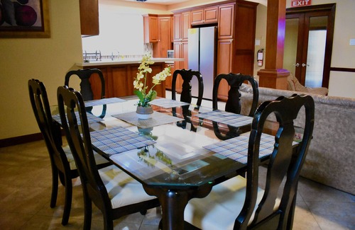 Saint Andrew House | 3Bdrm, A/C, Wi-Fi, Washer & Dryer - Spacious House