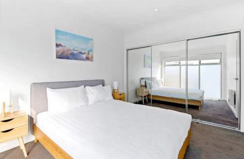Seaford Apartment | 3Bdrm Beachside Town House with Ocean Views