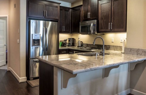 Dublin House | 3bed/bath luxury Town Home with garage & pool