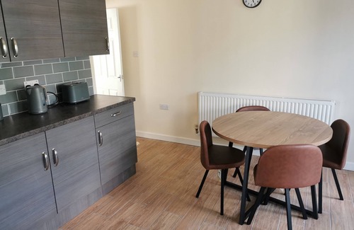 Wolverhampton House | 3Bed Full House - Free Parking - Family Friendly!