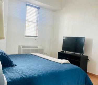 Herreras Apartment | 3Bedrm Beach Penthouse with Rooftop Terrace & WiFi