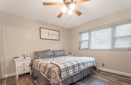 St. Louis House | 3Bedroom/1.5Bath Close to Local Hospitals