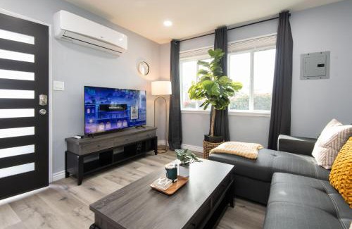 Los Angeles Apartment | 3bedroom 2bath Unit complementary parking onsite