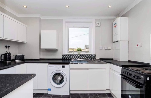 Bo'ness Apartment | 3Bedroom Apartment-Free Parking