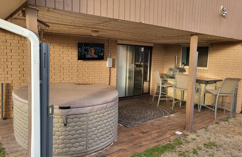 Enid House | 3Br 2 Ba Sports House w/Hottub