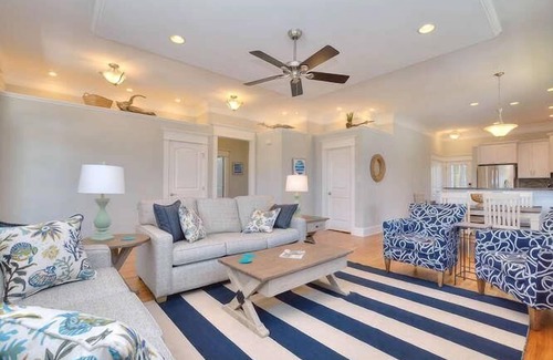 Tranquil Harbour House | 3BR/2BA Home -Pool and Hot Tub, 2 Minute Drive to Beach, Sleeps 8
