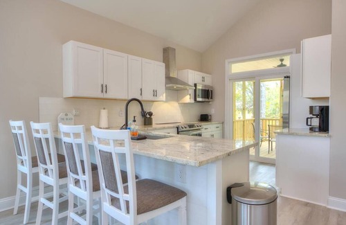 Tranquil Harbour House | 3BR/3.5BA Home - Located in the Heart of OKI, Close to Beach, Sleeps 8