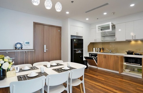 Cong Vi House | 3BR APARTMENT *FEEL LIKE HOME* AT VINHOMES METROPOLIS #HANOI
